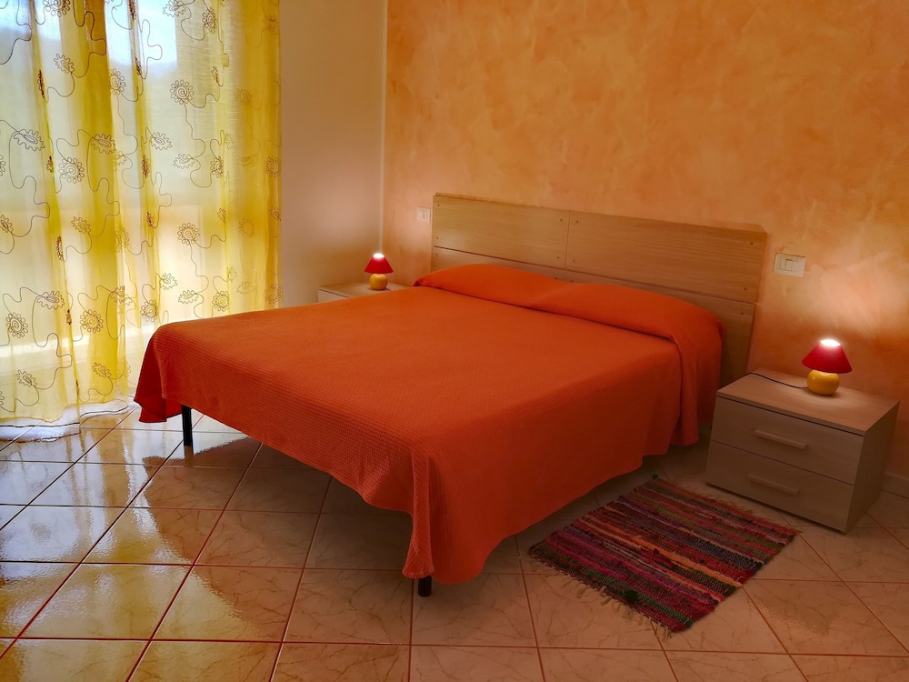Classic Double Room, Private Bathroom, Garden View photo 1