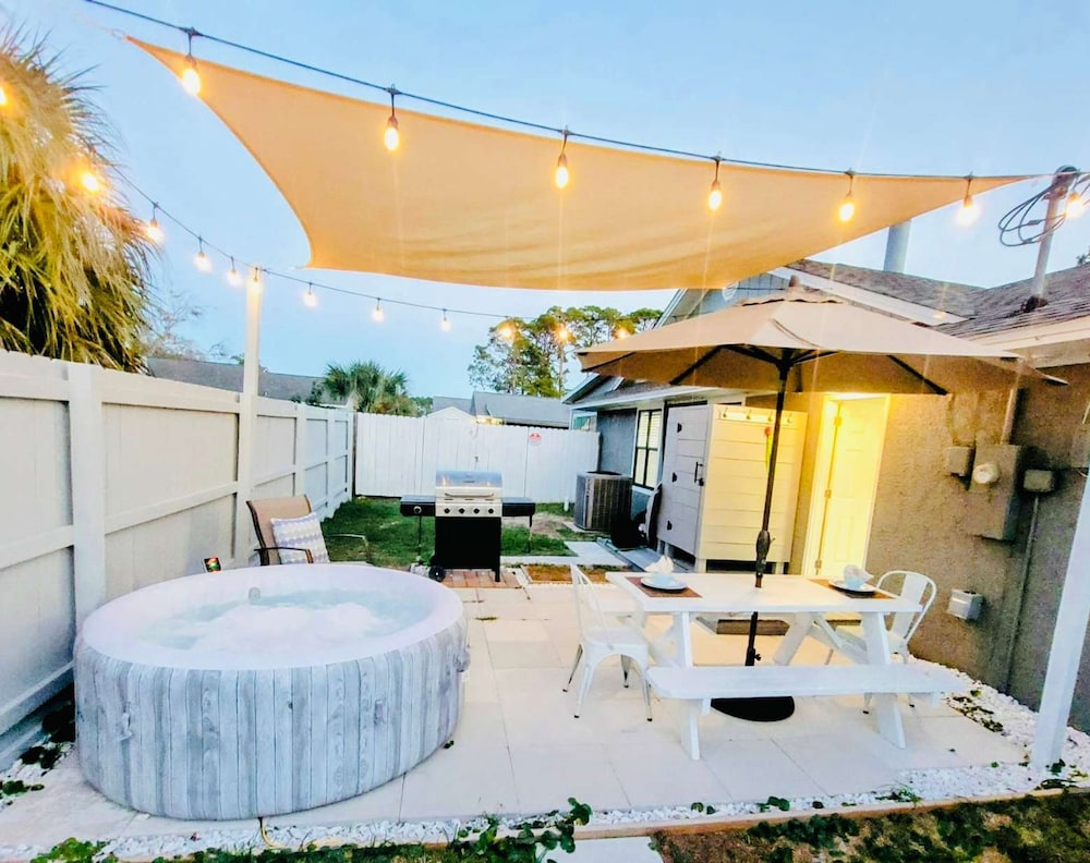 Stilfull 4BD Jacuzzi - 4 Min Til Strand Panama City, Bilde 3