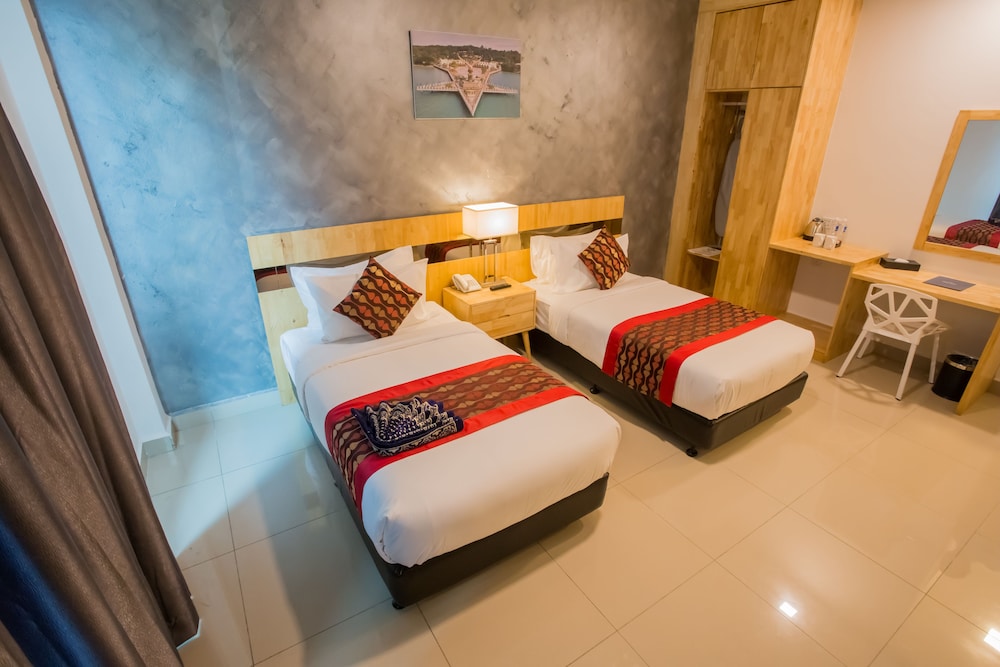Deluxe Twin Room - Photo 11