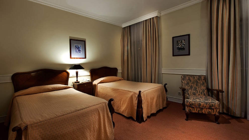 Standard Double Room thumbnail 5