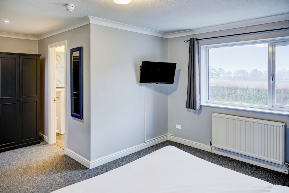 Standard Room, 1 King Bed photo 2