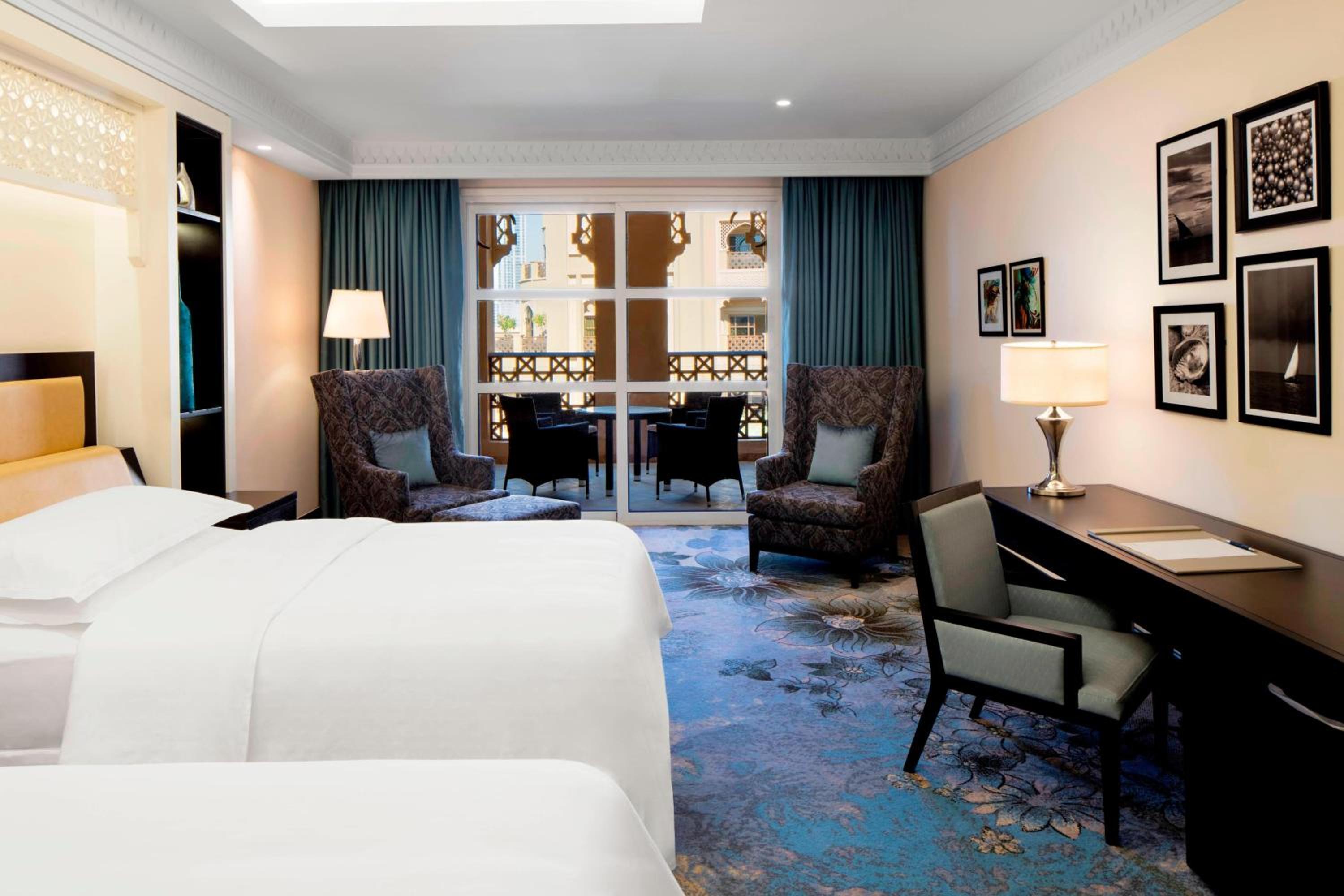 Superior Deluxe Twin with Sea View and Balcony