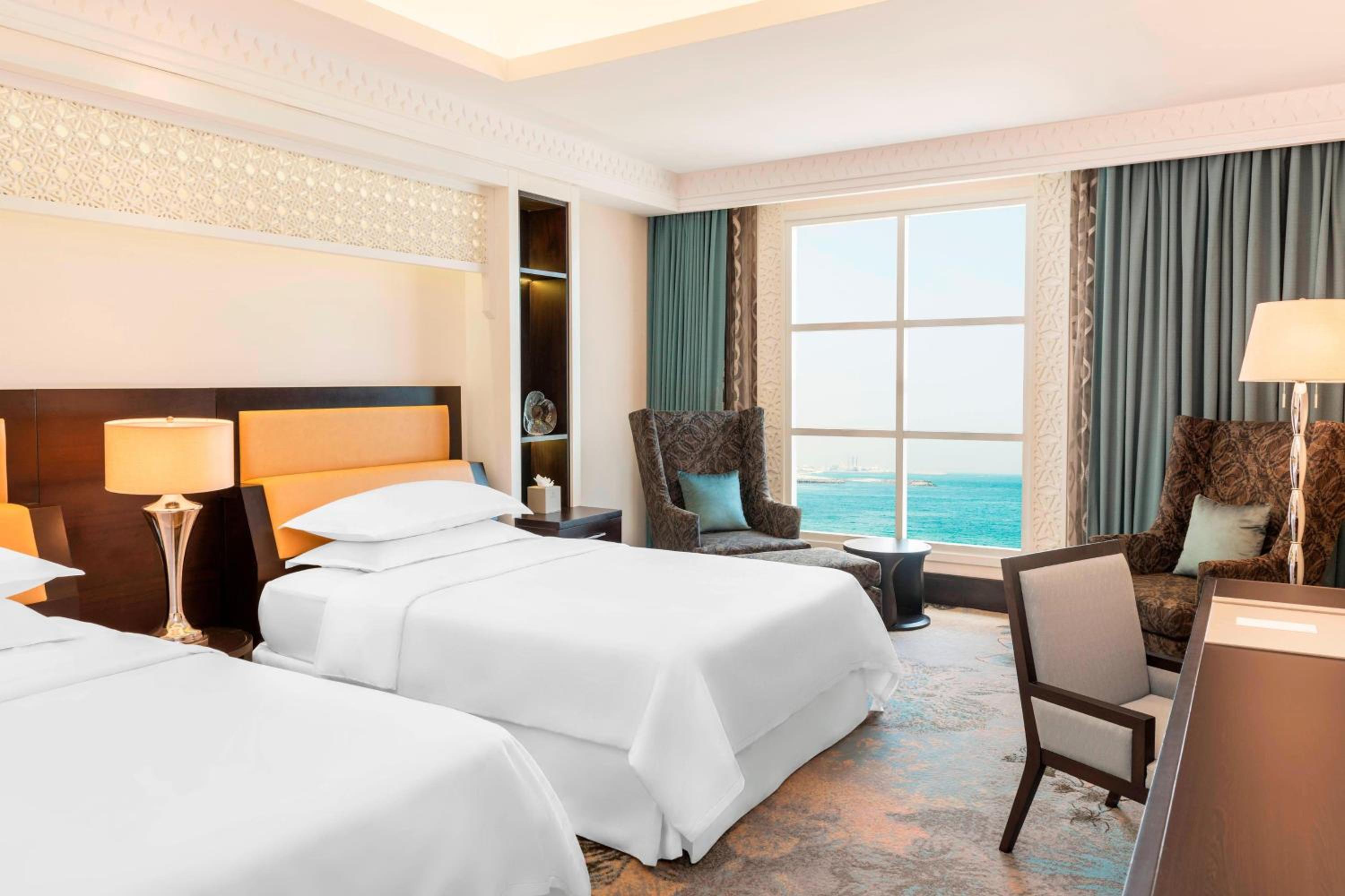 Superior Deluxe Twin with Sea View and Balcony photo 2