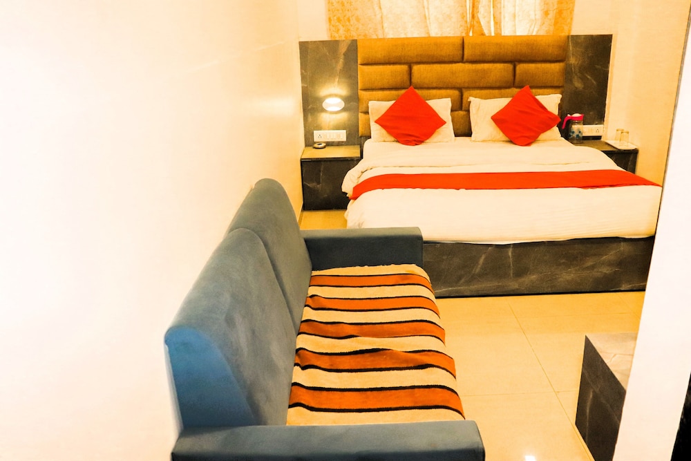 Deluxe Room - Photo 14