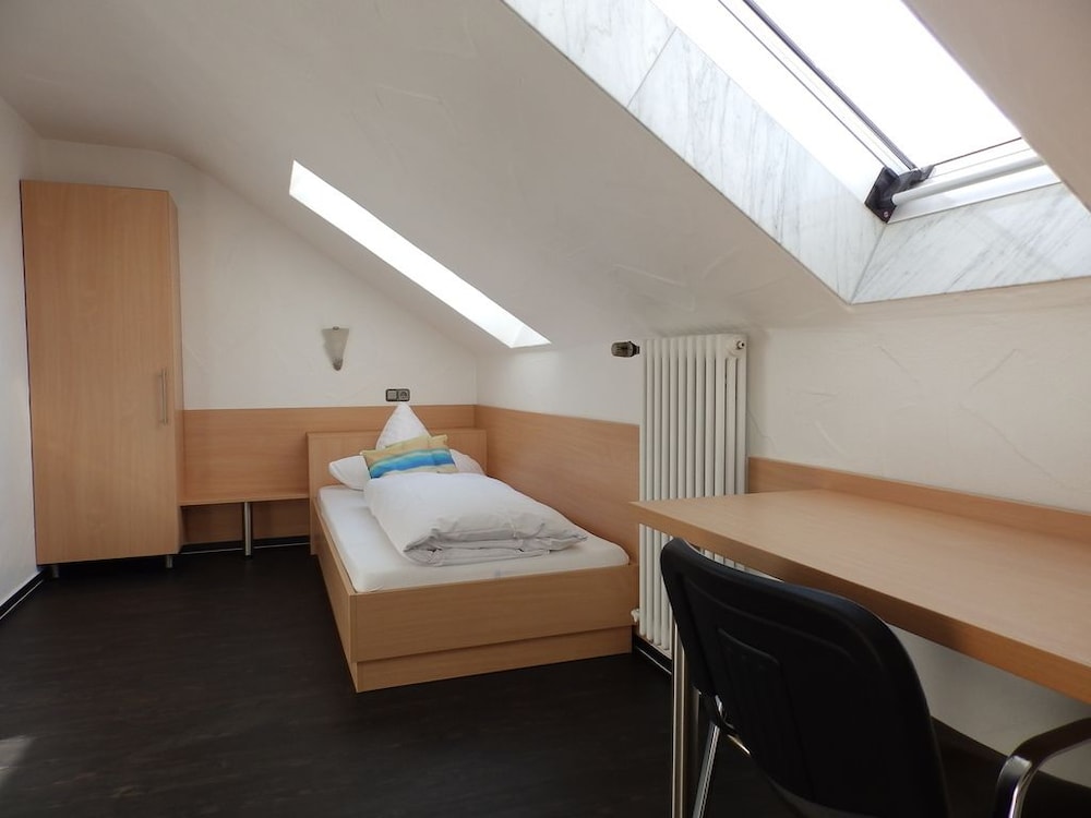 Economy Single Room