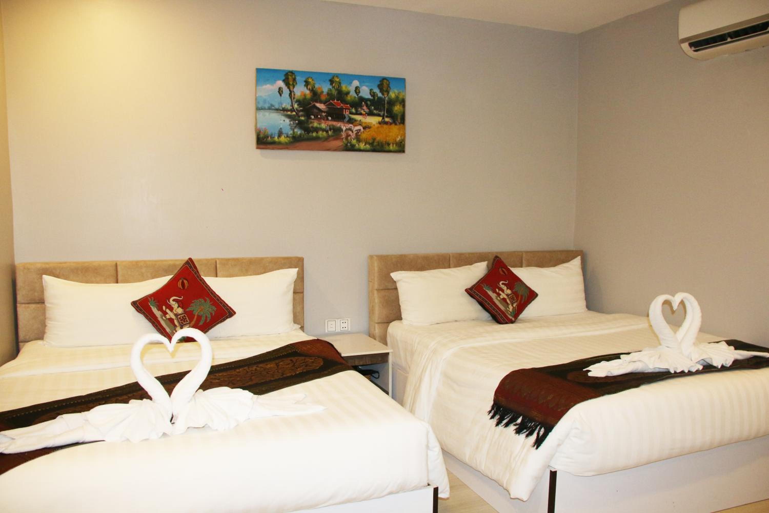 Superior Twin Room with Window photo 1