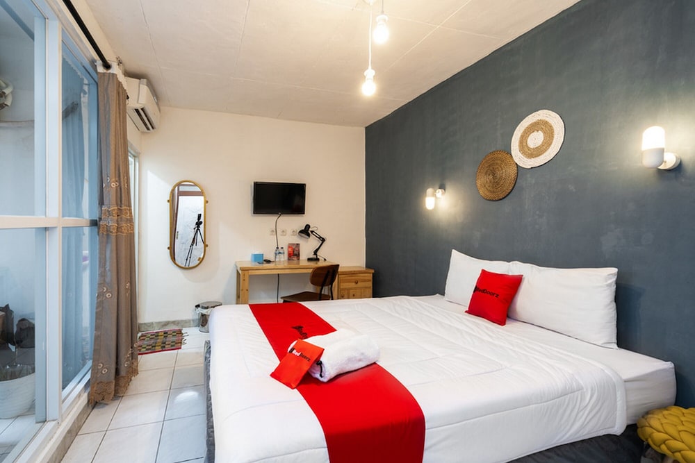 Premium Room (RedDoorz)