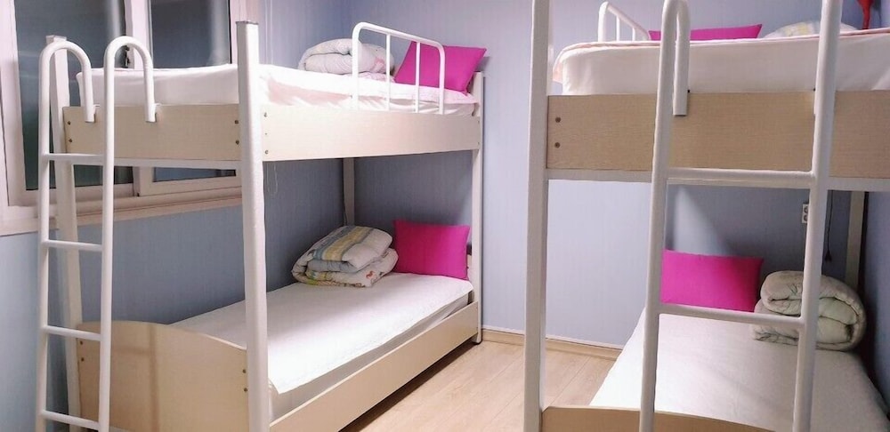 Family Shared Dormitory, 4 Bedrooms, Non Smoking photo 1
