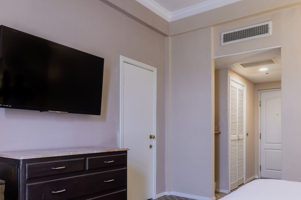 Superior Room, 1 King Bed photo 2