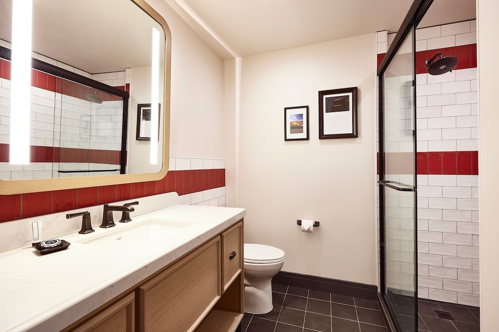 Deluxe Room, 2 Queen Beds (Hearing Accessible)