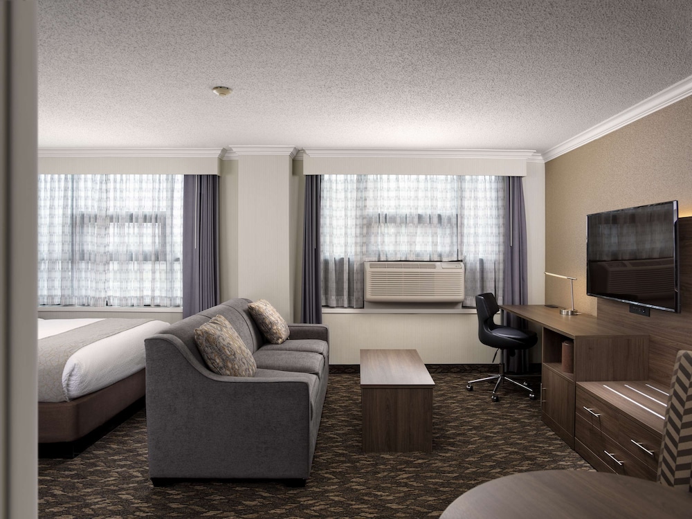 Suite, 1 King Bed, Non Smoking, Kitchenette - Photo 4