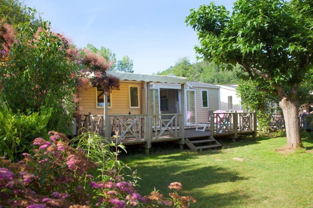 Mobile Home (Biron)