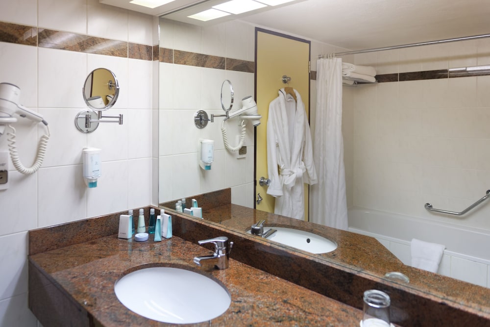 Premium Room, City View - Photo 3