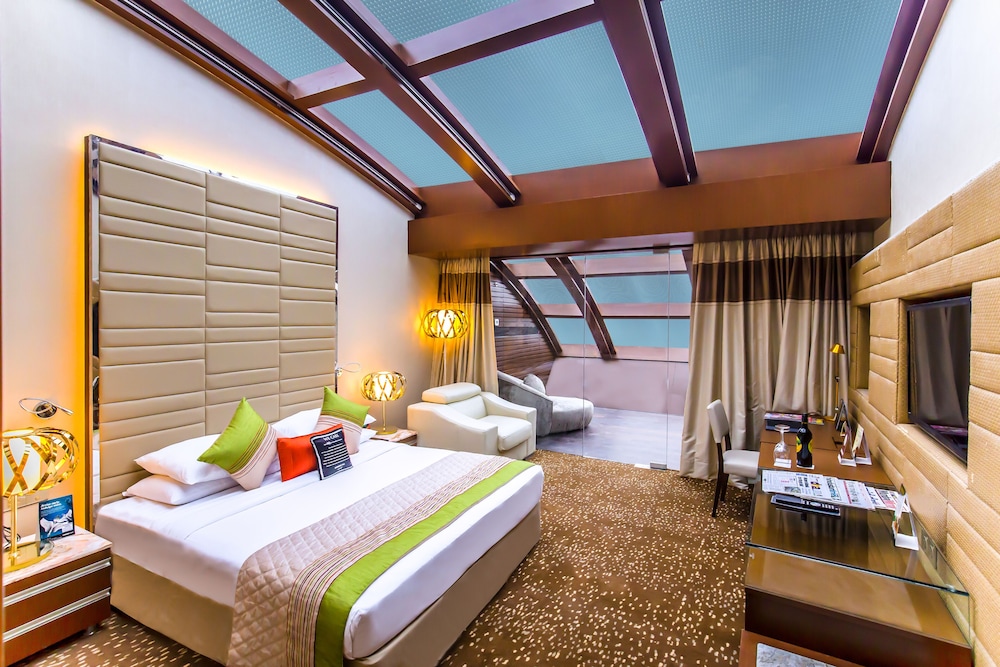 Venus Premier Room with Bath Tub - King Bed photo 1