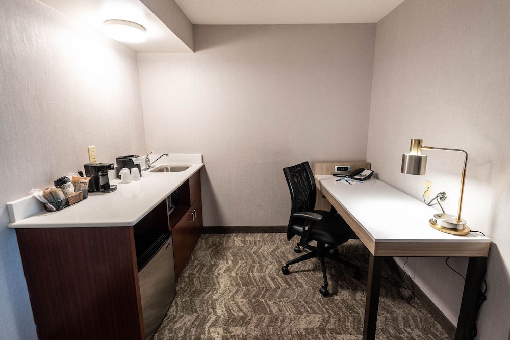 Suite, Multiple Beds - Photo 4