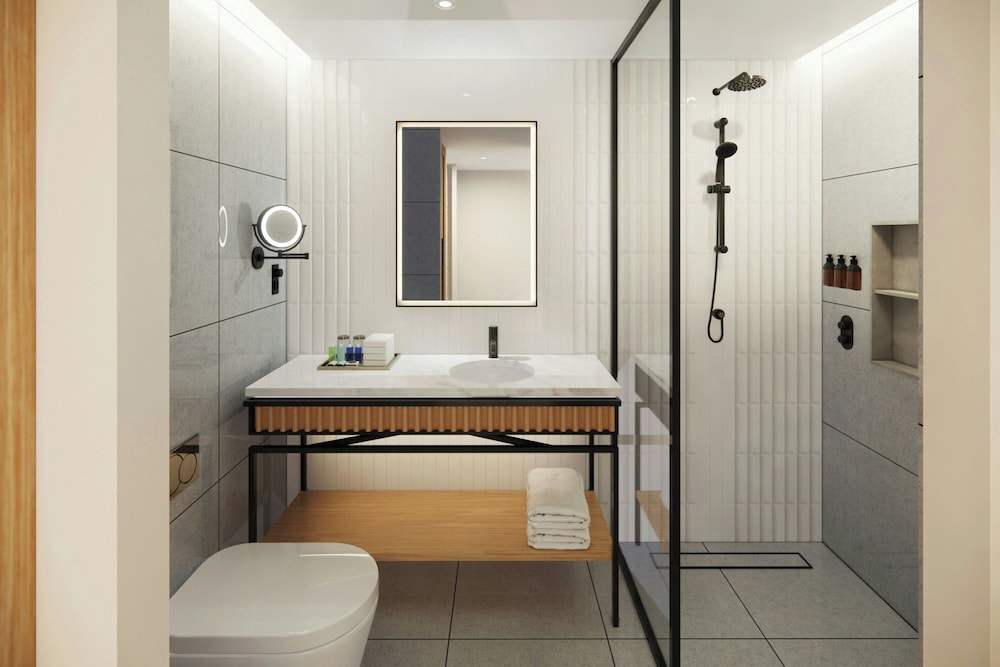 Club Room, 1 King Bed, City View - Photo 2