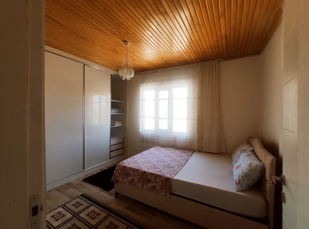 Family Room, 1 Double Bed, Lake View photo 1