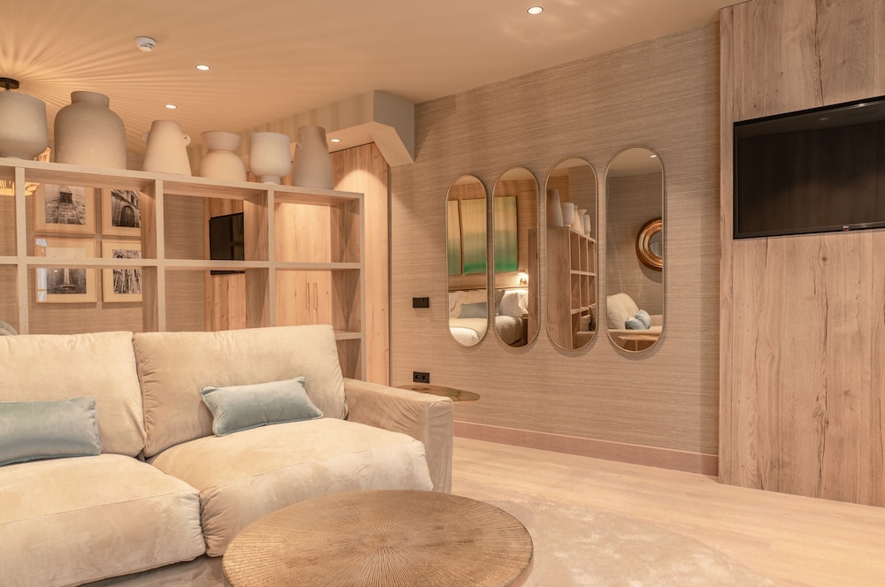 Deluxe Penthouse - Photo 4