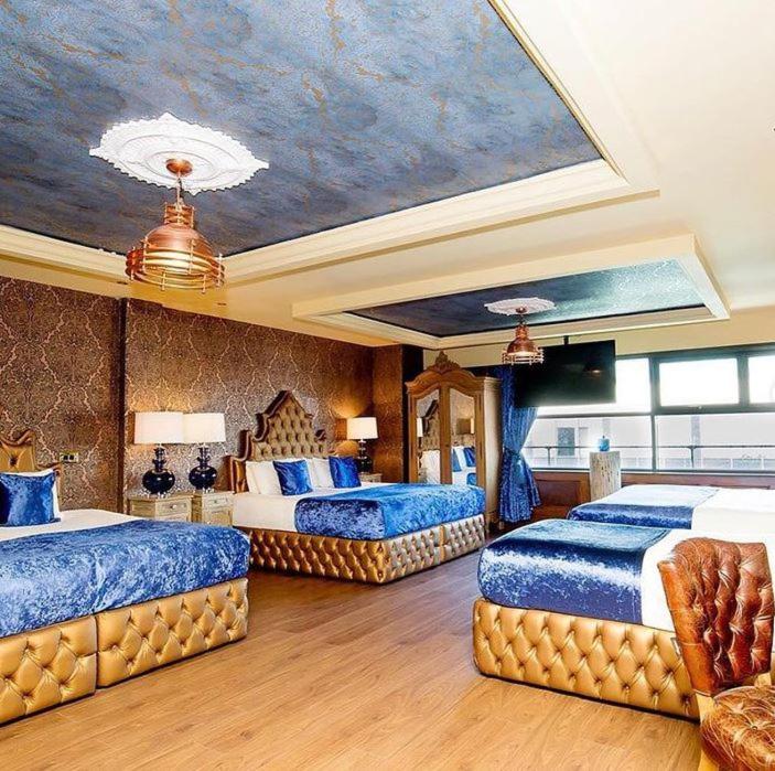 Themed Room (Sleeping 7) photo 1