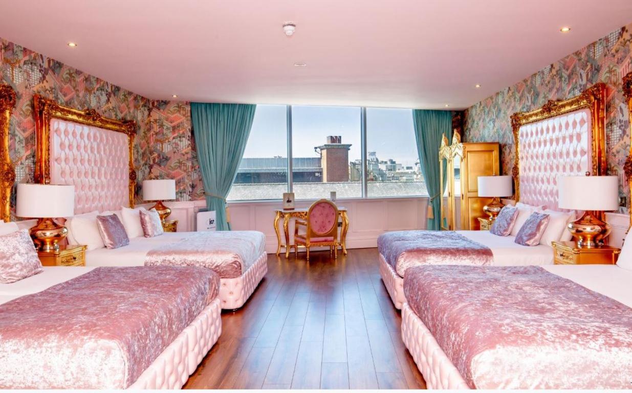 Themed Room (Sleeping 8) photo 2