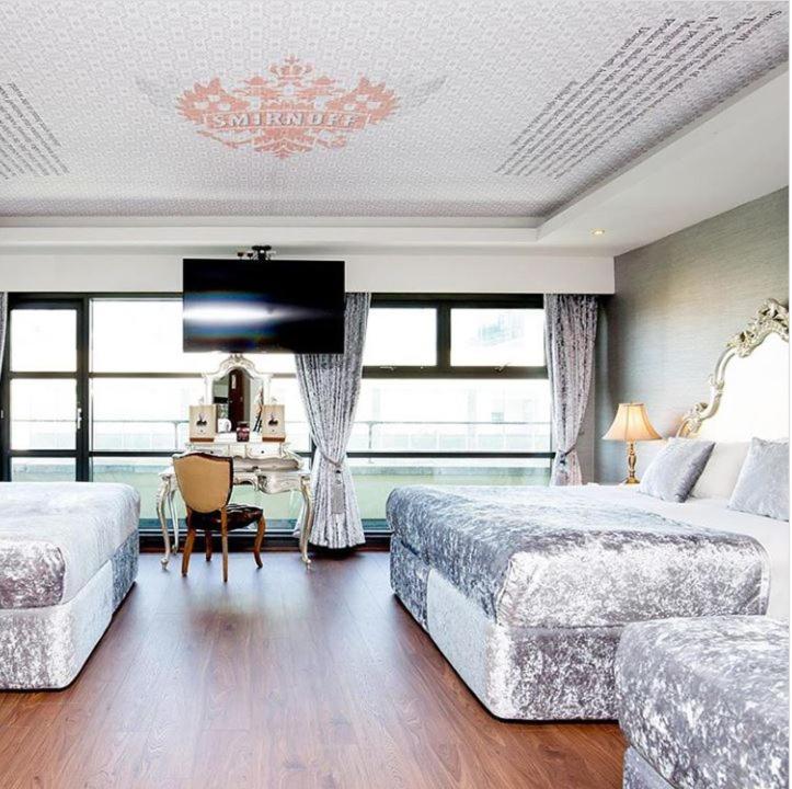 Themed Room (Sleeping 7) photo 2
