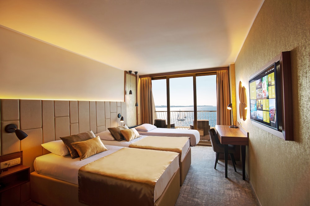 Deluxe Triple room, 1 Bedroom sea view - Photo 1