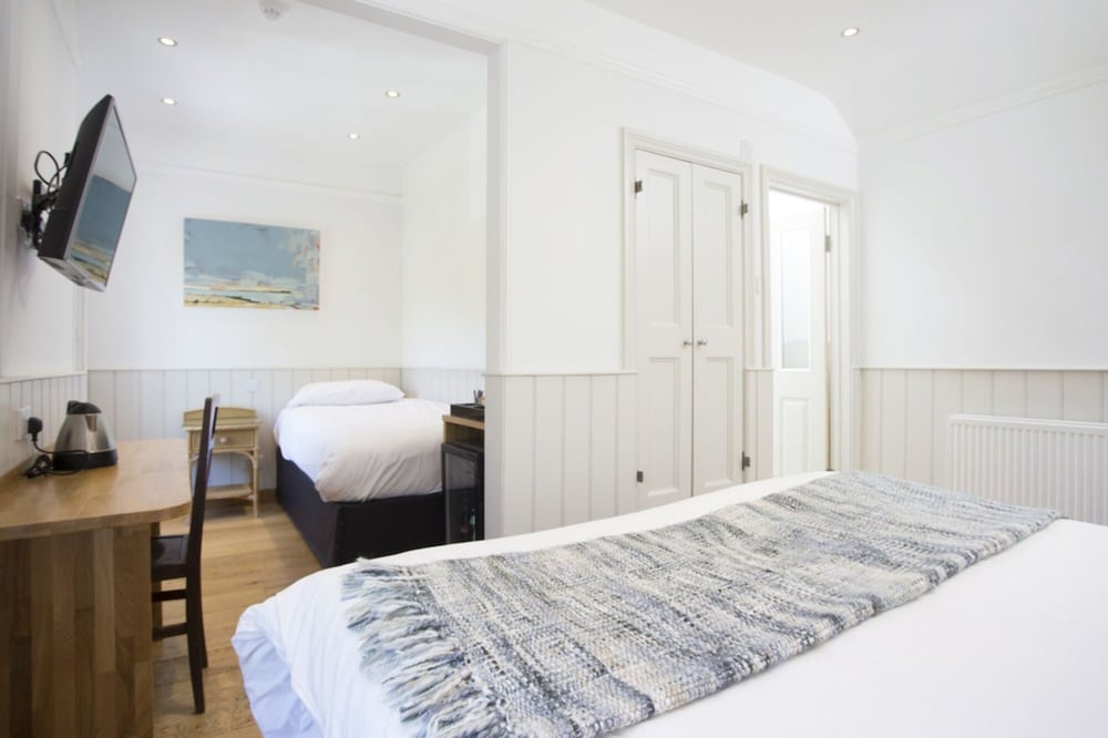 Family Triple Room, Multiple Beds photo 3