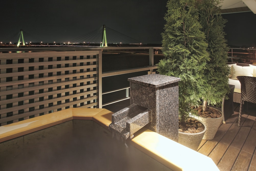 [Executive Floor] Deluxe Corner Twin With Open-Air Bath, Non-Smoking photo 3