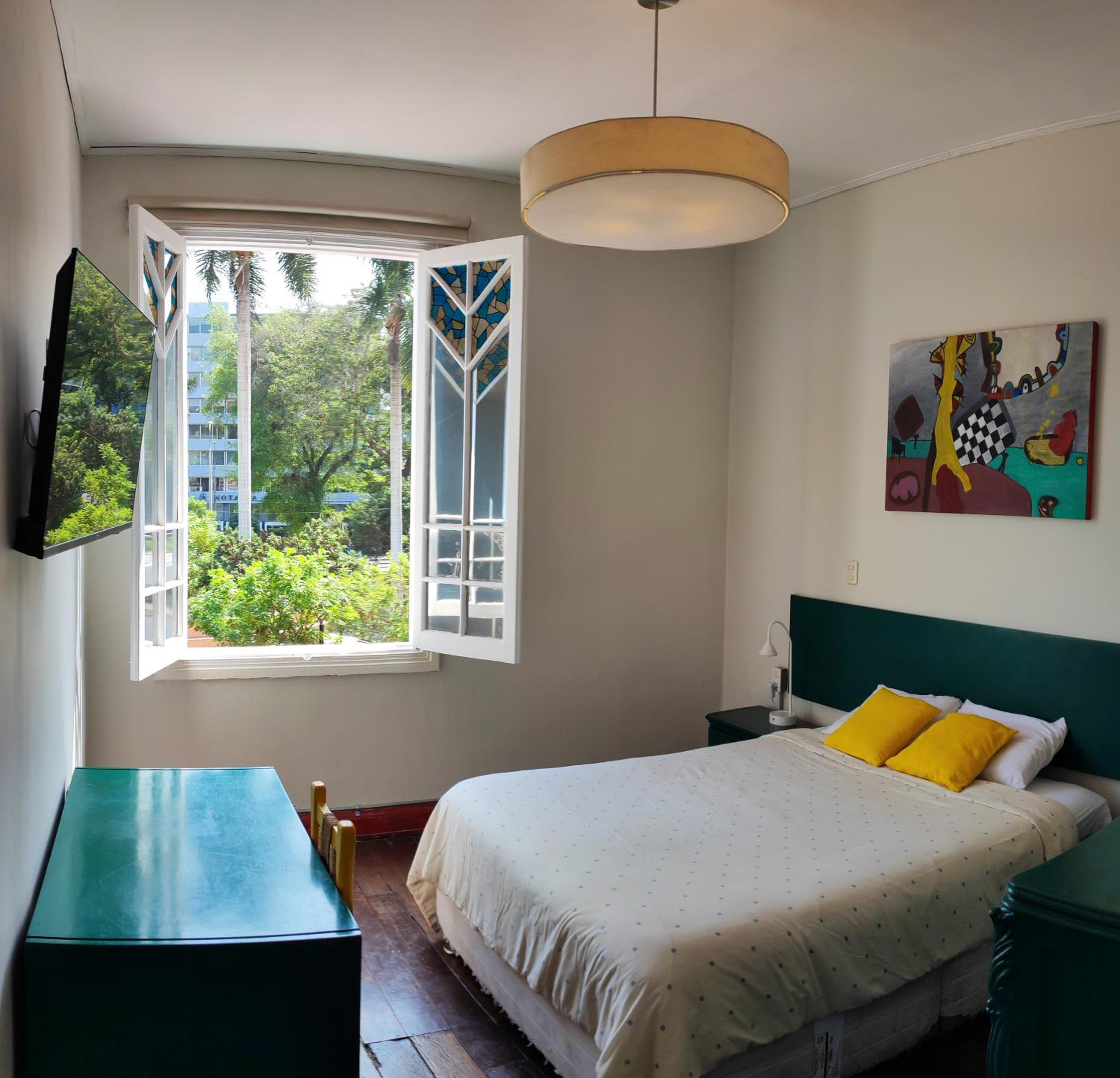 Deluxe Queen Room with Park View photo 1