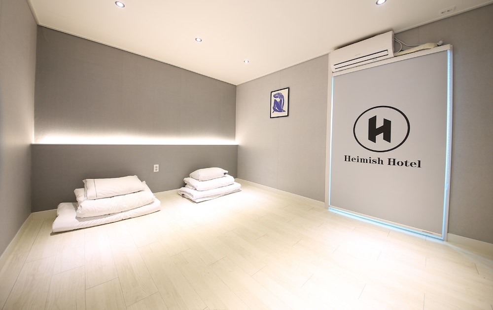 Traditional Suite, City View