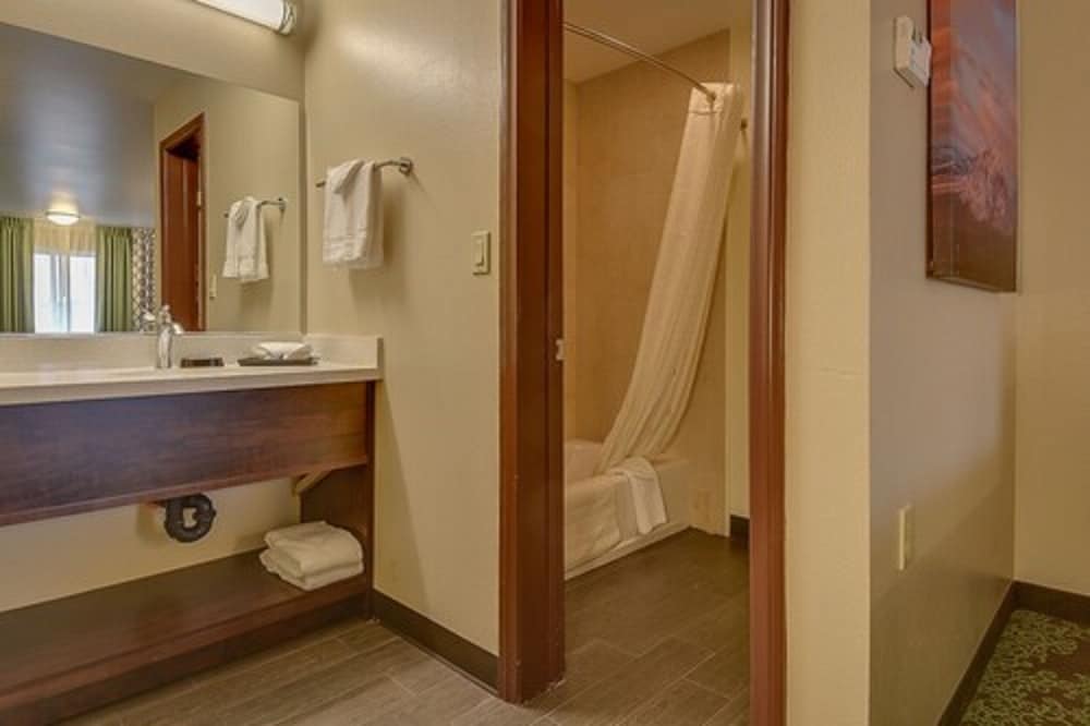 King w/Bunk Beds photo 2