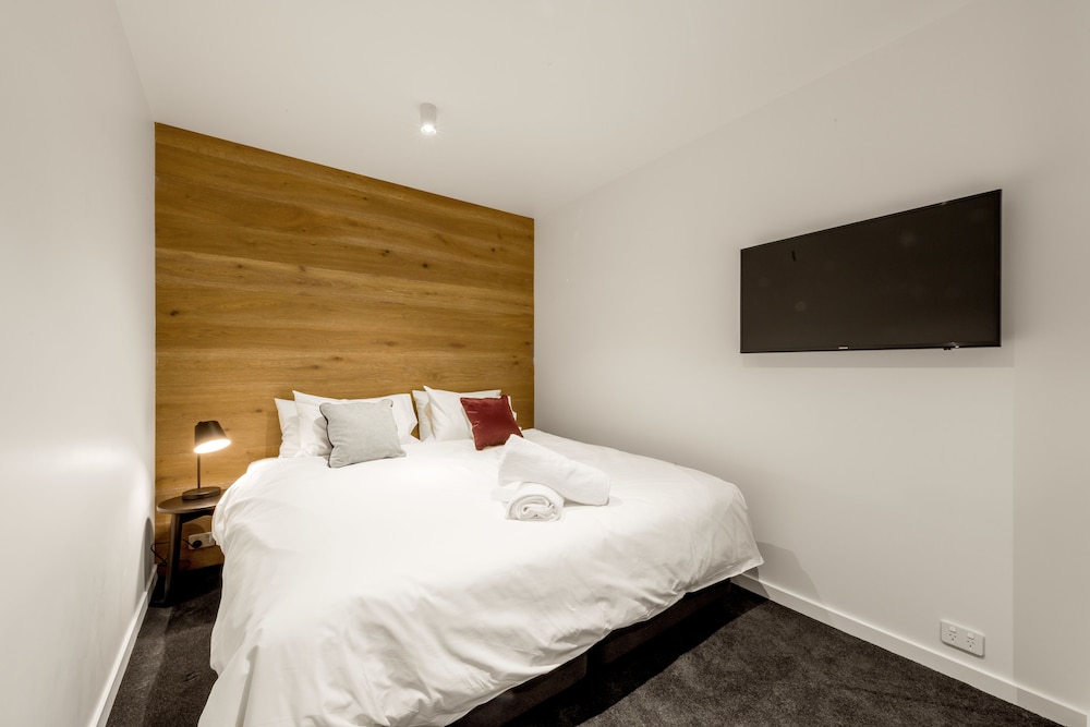1 Bedroom 4 share photo 2