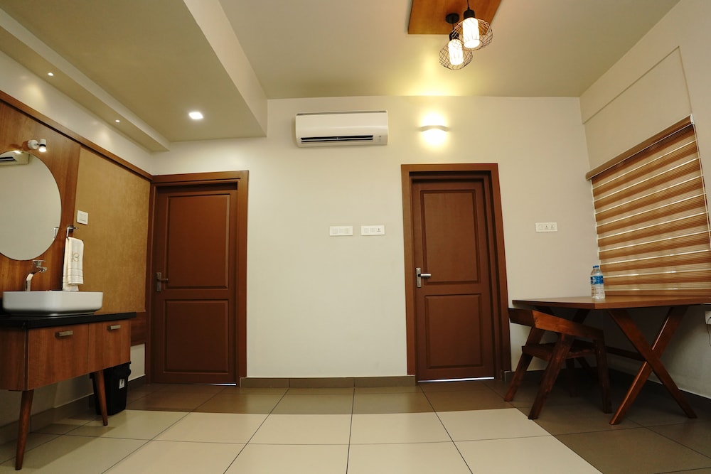 Deluxe Twin Room, 2 Bedrooms, Accessible, Courtyard View