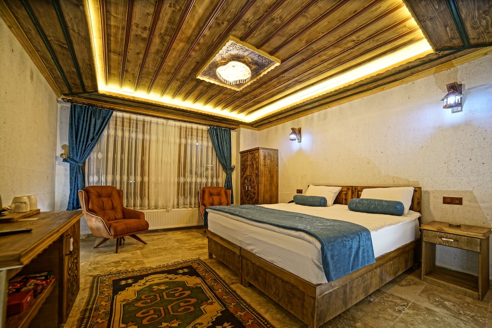 Deluxe Room - Photo 11