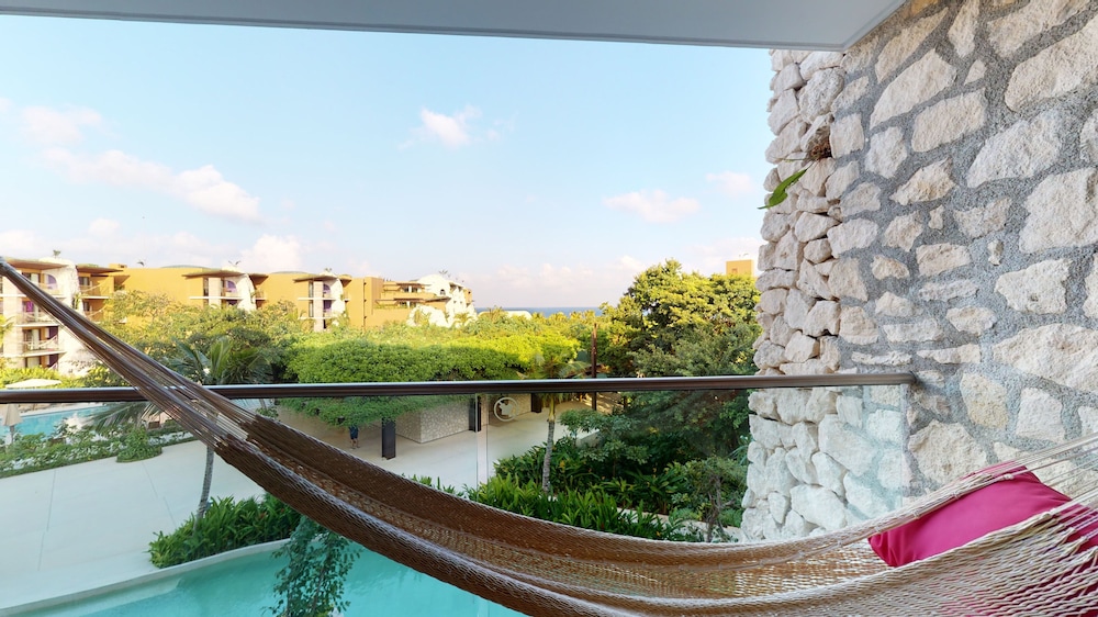 Suite Ocean View photo 3