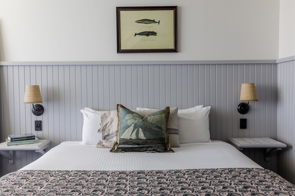 Standard Room (Watsons King Room)