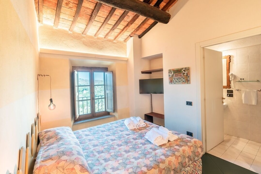 Superior Double or Twin Room - Photo 11