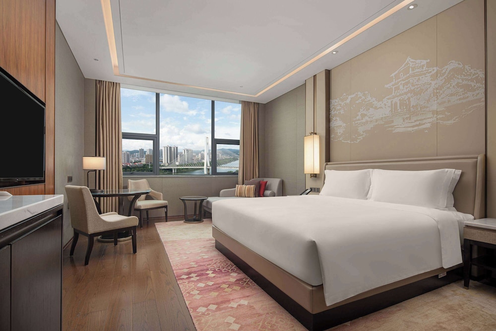 Deluxe Room, Non Smoking (Parent Child)