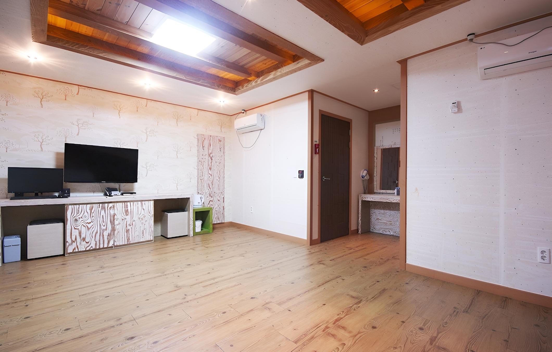 Room (Korean Style Room VIP (Netflix Roofto)