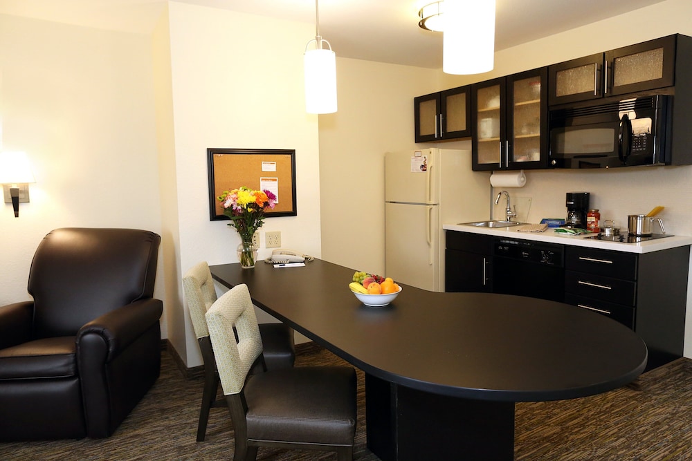 Suite, 1 Bedroom - Photo 8