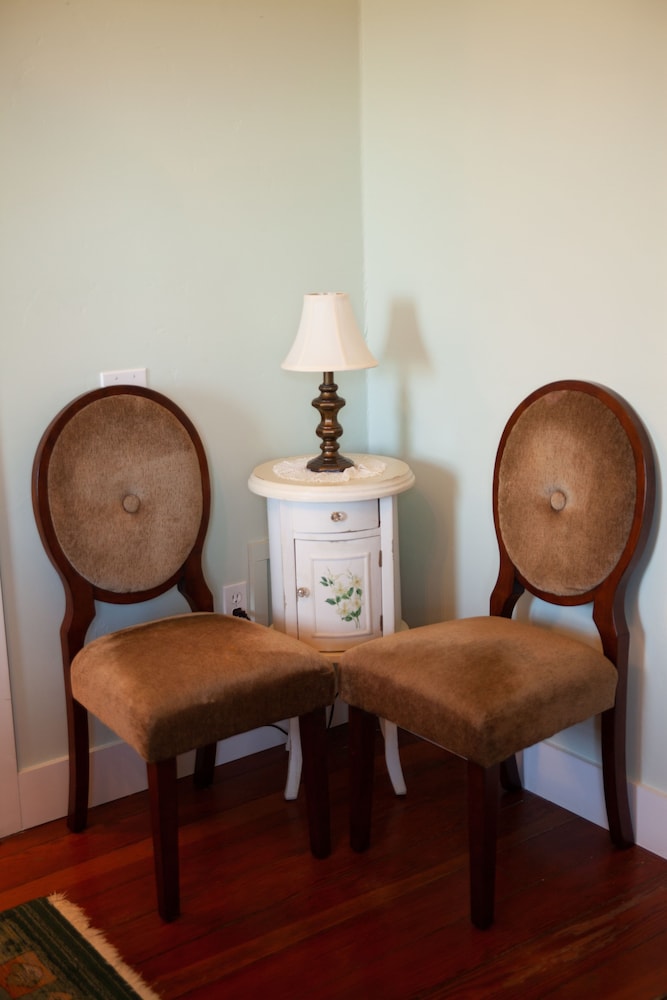 Calla Lily Room photo 3