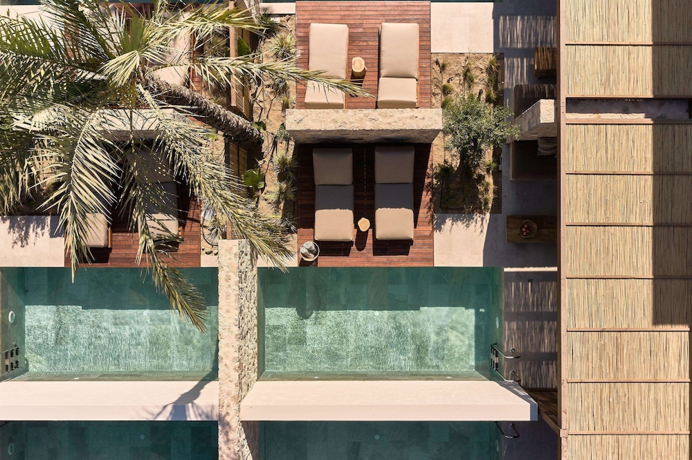 Private Pool Suite - Photo 8