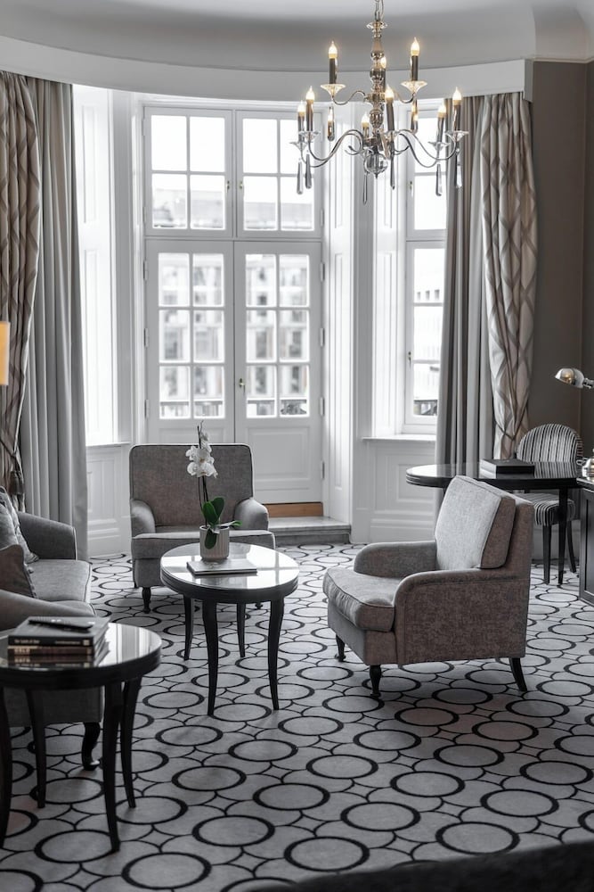Junior Suite (With View) - Photo 11