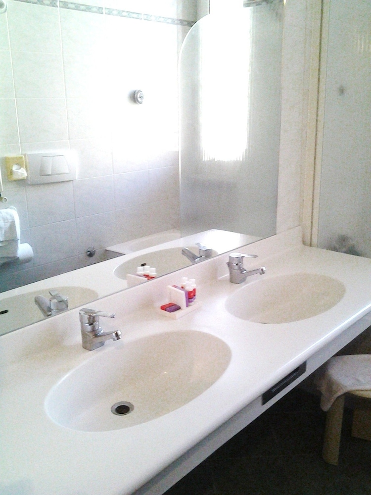 Standard Double Room, City View photo 3