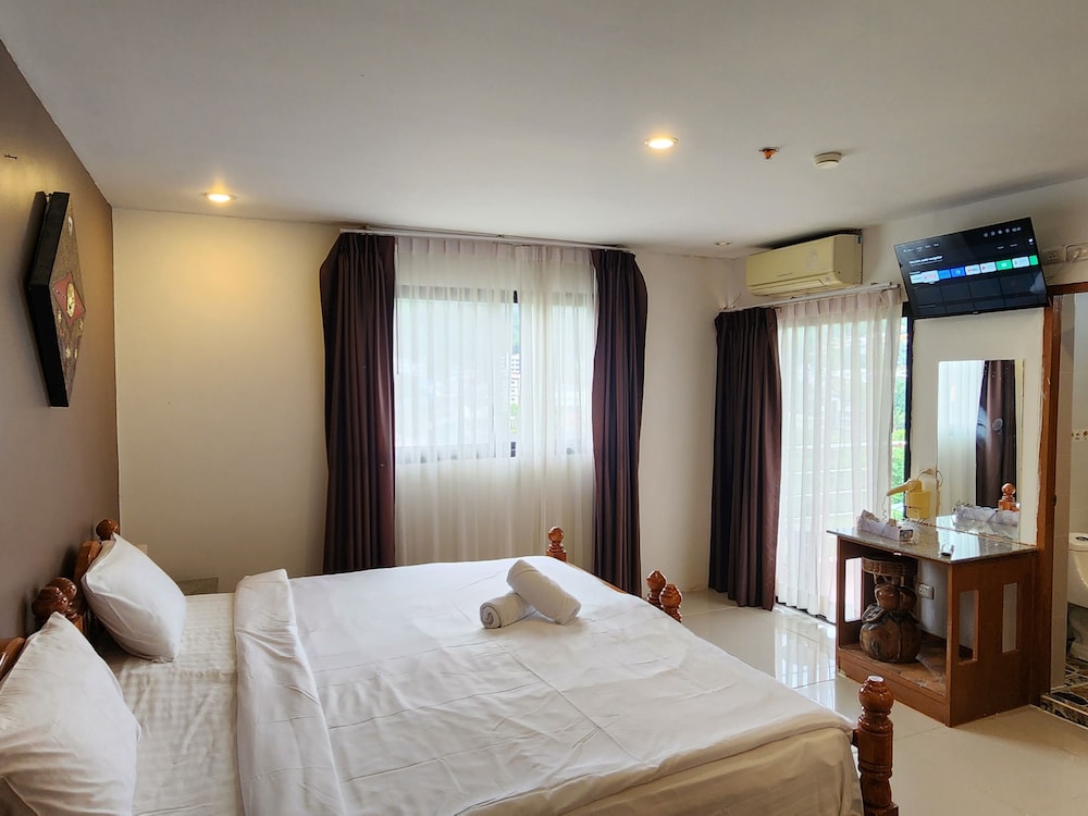 Deluxe Room, Balcony - Photo 1