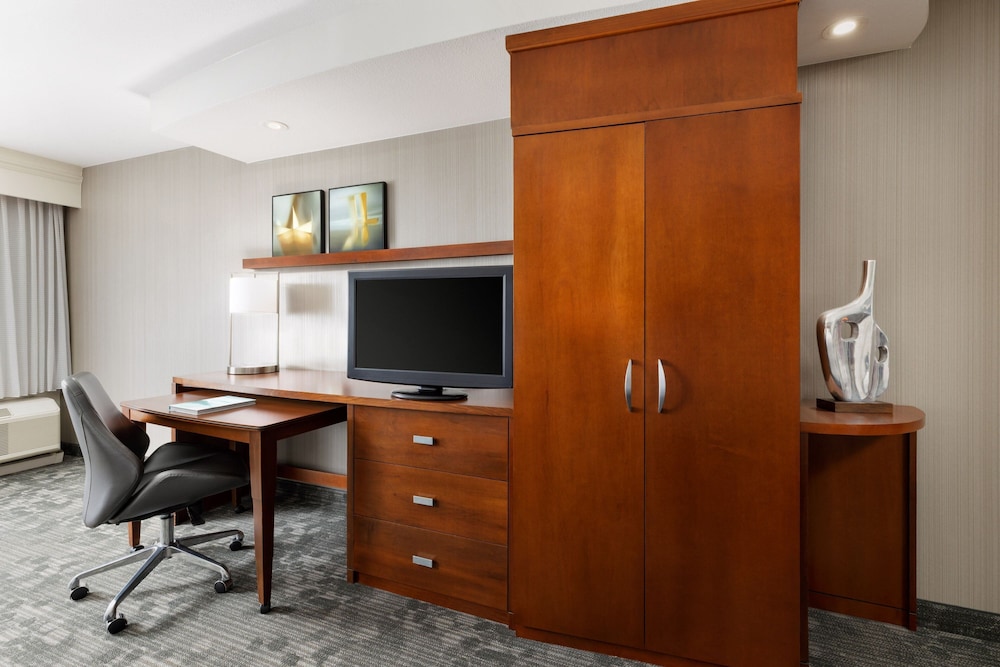 Room, 2 Queen Beds (Hearing Accessible) - Photo 3