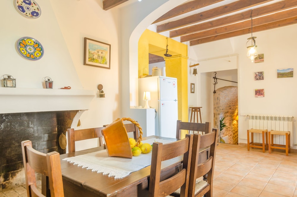 Villa photo 2