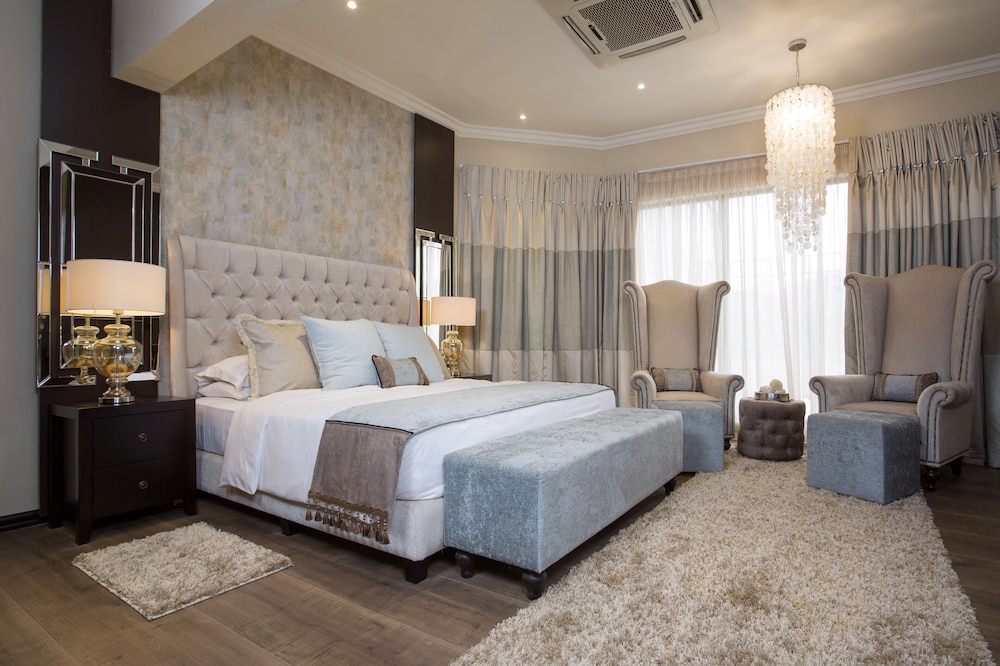 Superior Suite photo 1