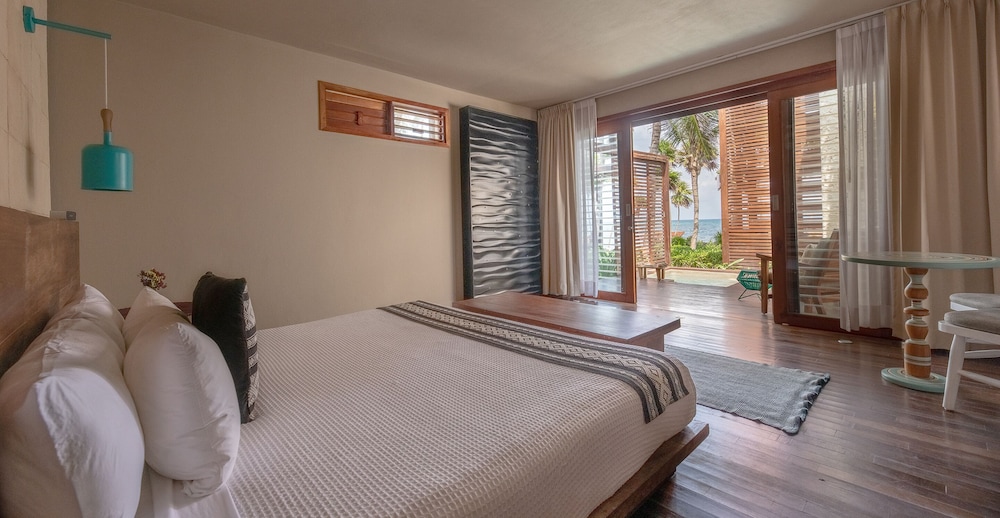 Partial Sea View With Refreshing Plunge Pool