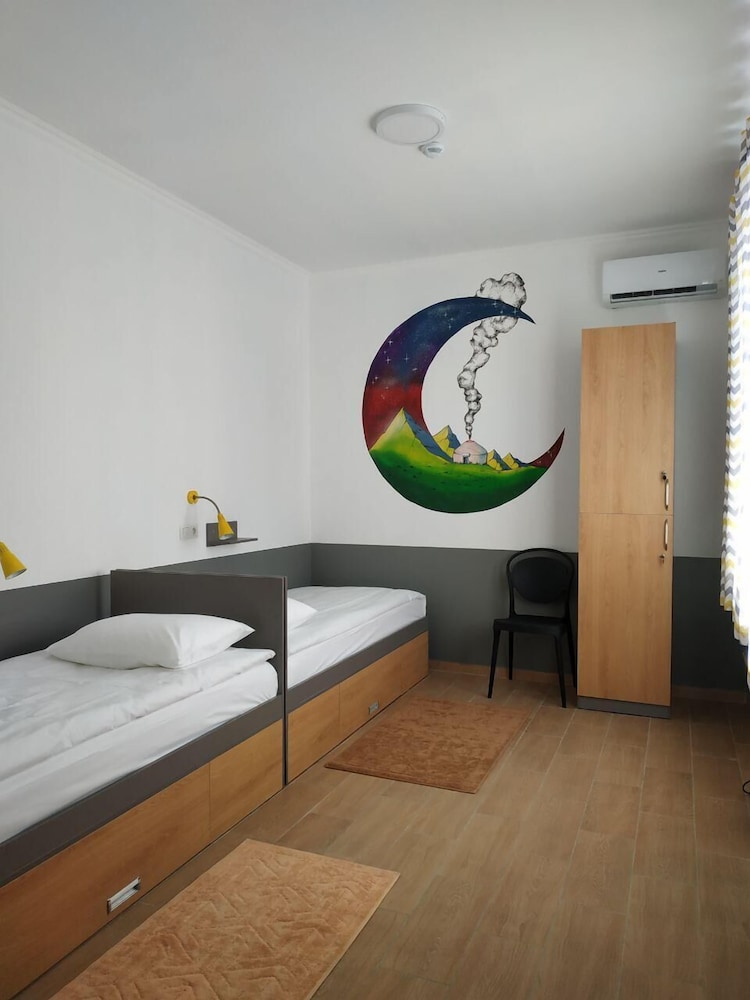 Standard Twin Room, Shared Bathroom photo 1
